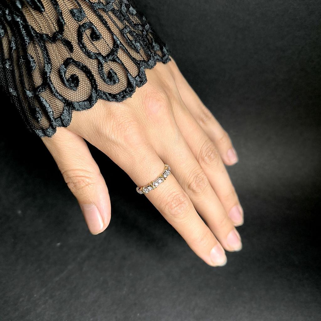 Серебряное кольцо с фианитами, вес изделия 2,65 гр (2160168)