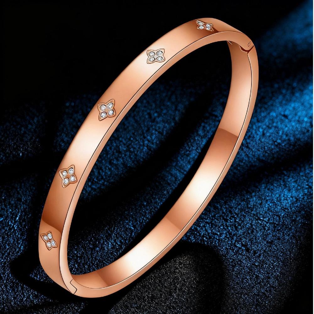 Girls Four-leaf Clover High-end Design Ins Versatile Bracelet One Size(16-22CM)