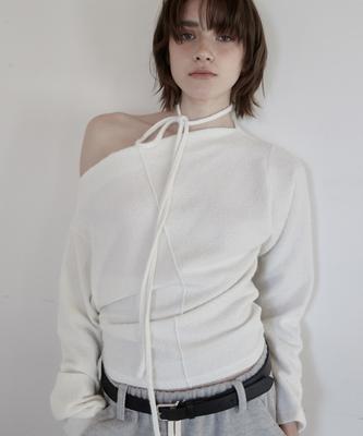 SIGREAT Pintuck Off-Shoulder T-Shirt_White