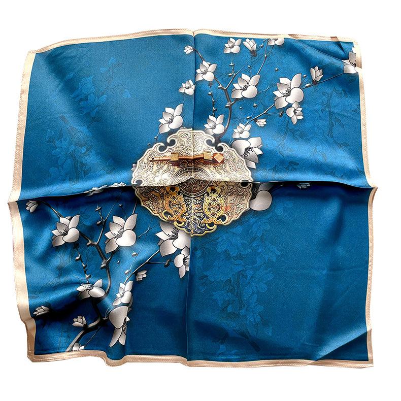 Hot-selling new product Guofeng series small square silk scarf three-dimensional silk satin oil painting retro printing mulberry silk, female