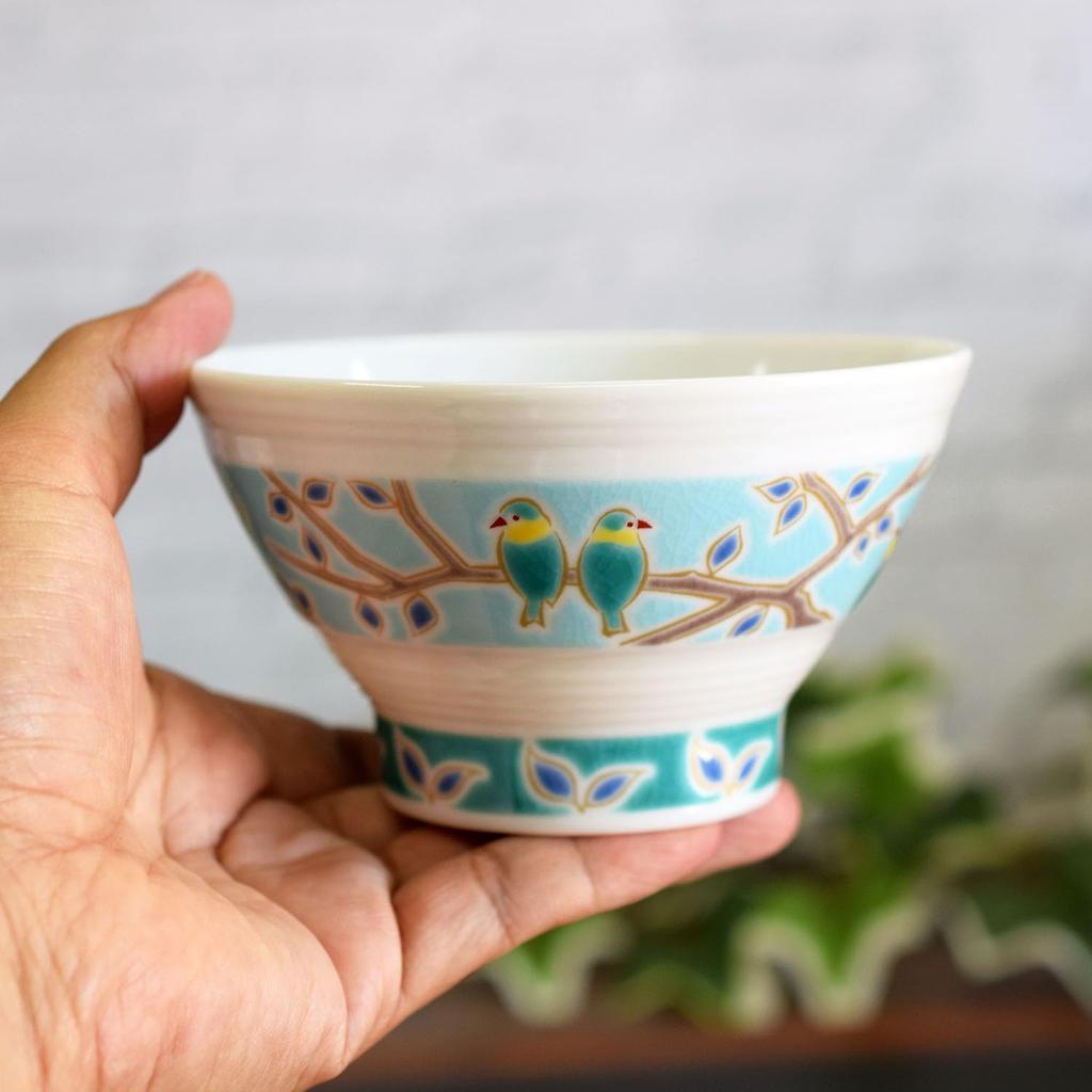 Waza No Kura Kutani Ware Sendan Rice Bowl with Small Bird Design, Stylish Japanese Tableware, Perfect As a Gift for a 60th Birthday