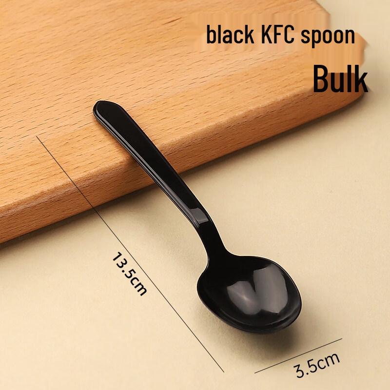 Одноразовые пластиковые ложки в индивидуальной упаковке