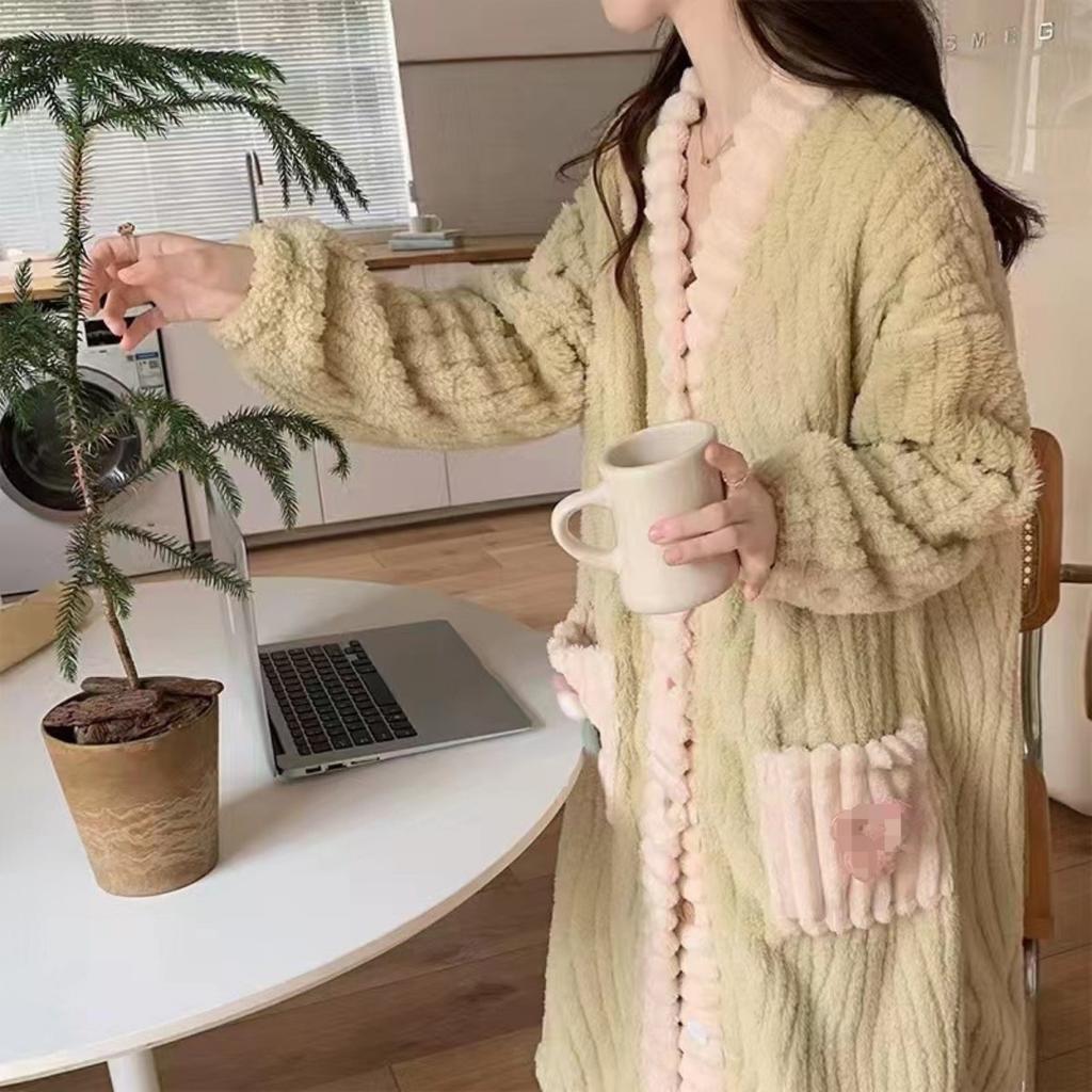 Autumn and Winter Coral Fleece Pajamas for Women, Thick and Warm Flannel Long Home Wear, Fashionable Plus Size Cardigan Set