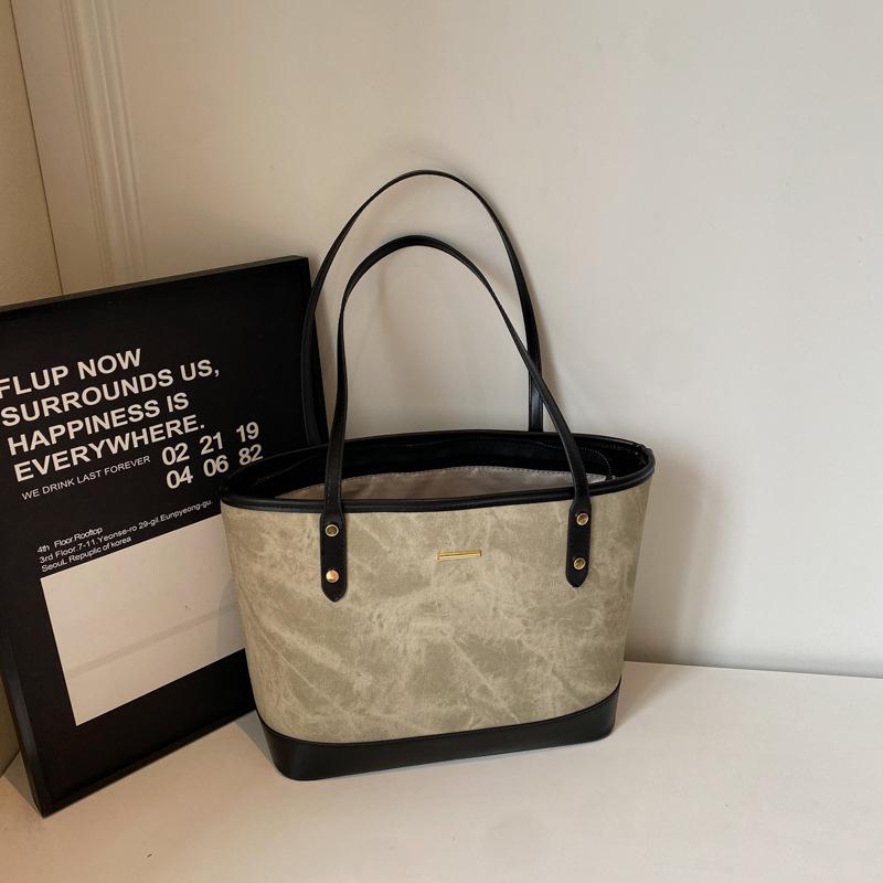 Large capacity versatile women's new retro casual armpit bag niche commuter shoulder bag