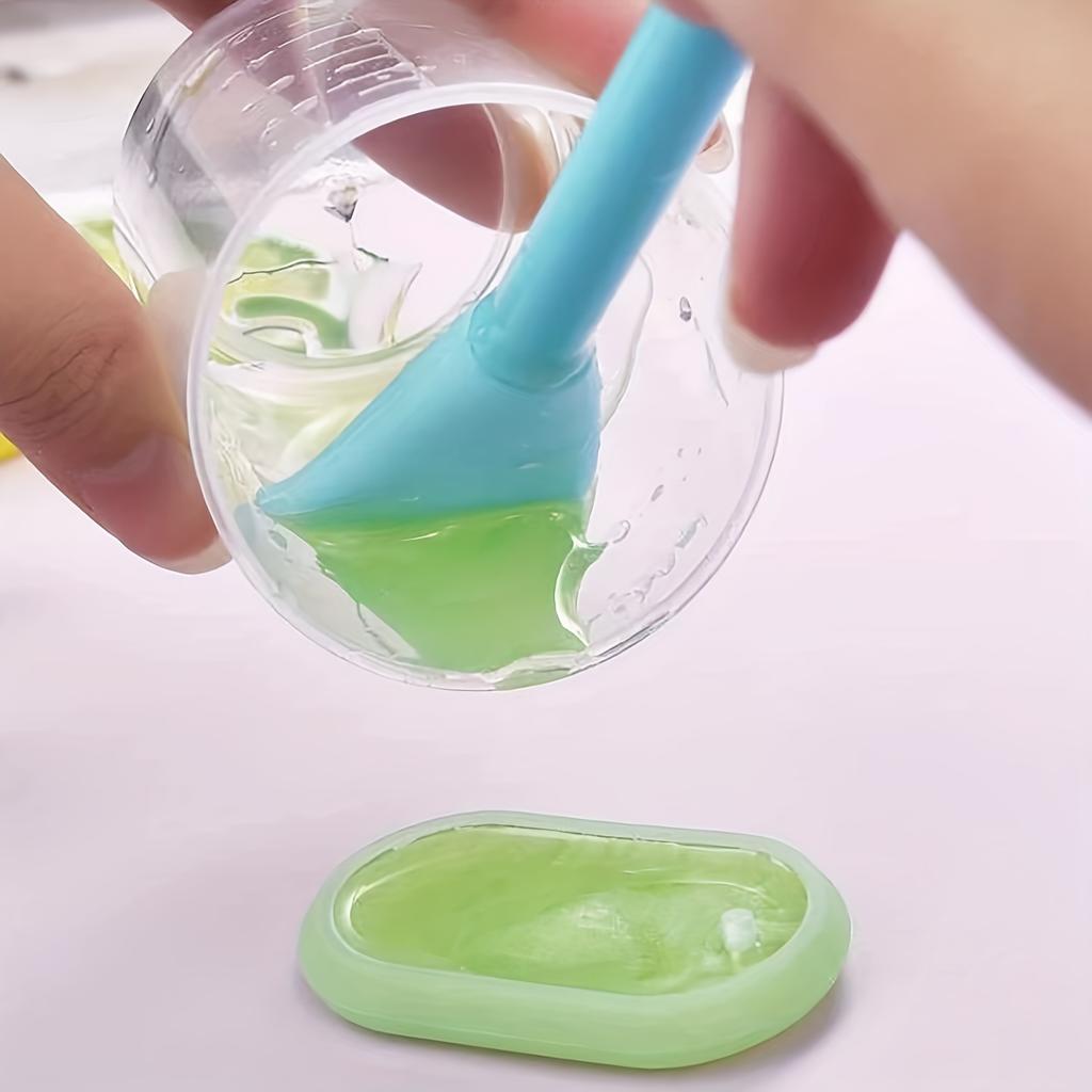 1pc Multi-Color Soft Silicone Brush Perfect for DIY Resin Crafts, Glue Mixing & Easy Cleaning - Versatile Scraper Tool with Ergonomic Handle