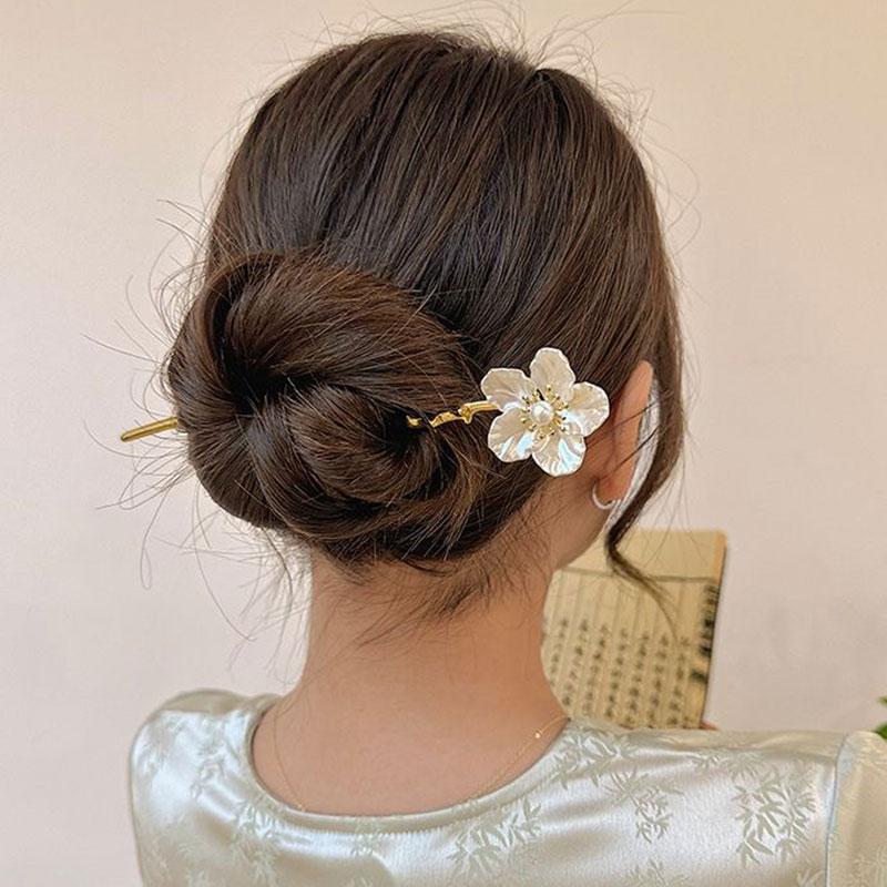 2026 Chinese Style White Flower Pearl Tassel Hair Sticks Hairpin Vintage Metal Hair Chopsticks Hanfu Hair Accessories