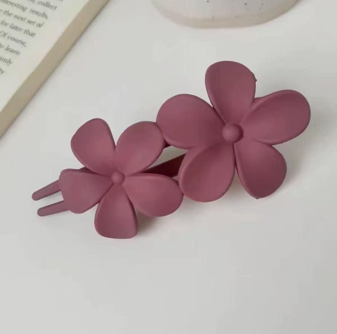 

Elegant Floral Claw Clip for Updo - High-End Celebrity Style Hair Accessory