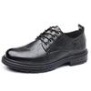 Scarpe da uomo nuove traspiranti Scarpe in pelle impermeabile nere Scarpe da ginnastica moda versatili con suola spessa Comfort casual Scarpe da skate da uomo