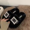 Doppelreihige flache Sohle Zuhause dicke Sohle Plüsch Oberbekleidung weiße flauschige Pantoffeln Damen Herbst und Winter neue Ein-Wort-Pantoffeln Tide