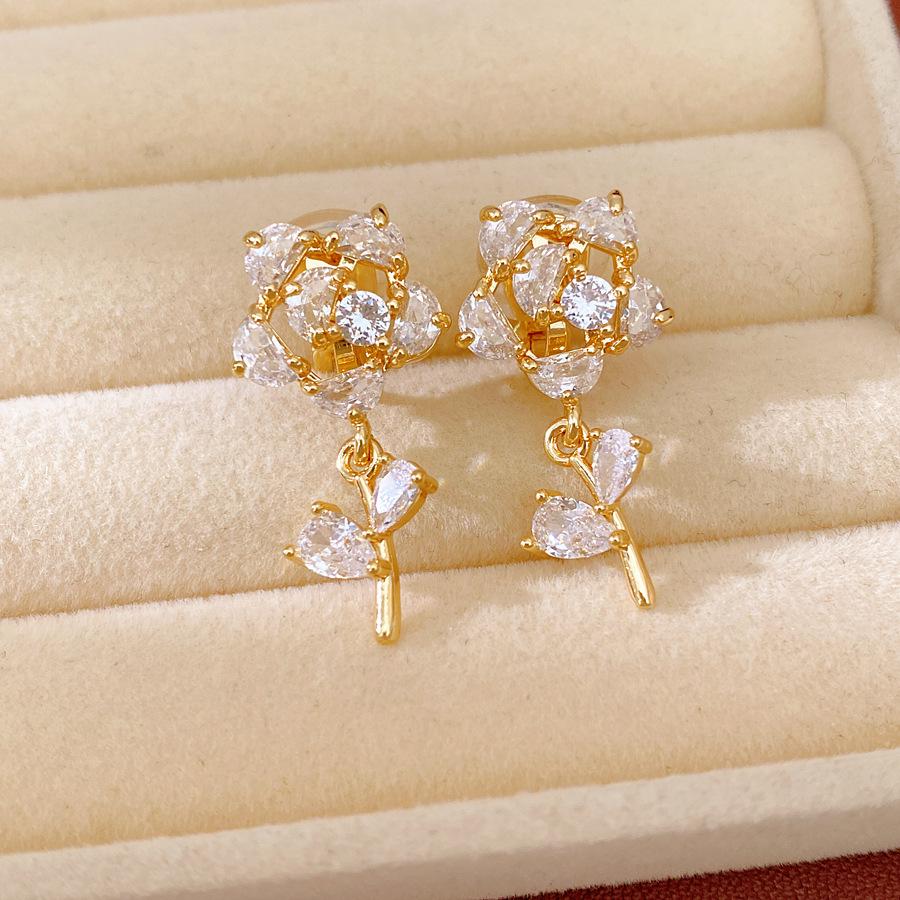 14k Gold Plated Zircon Flower Non-Piercing Ear Cuff - Light Luxury, Elegant, and Versatile Earring.