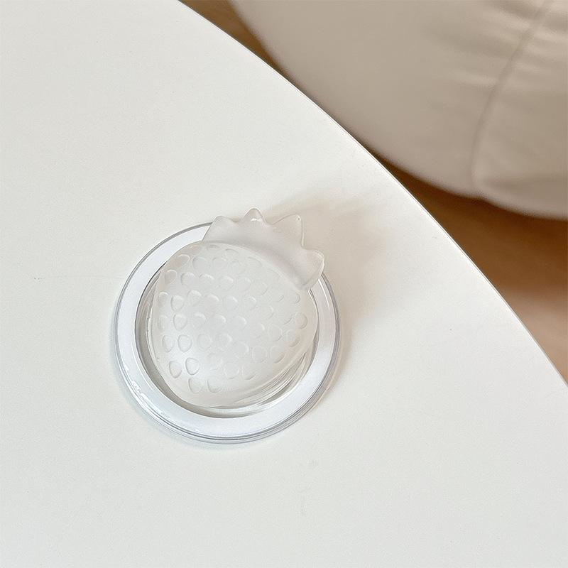 

Japanese Wind Simple Sandwich Three-Dimensional Strawberry Magnetic Suction Bracket Suitable For Magsafe Mobile Phone Airbag Bracket