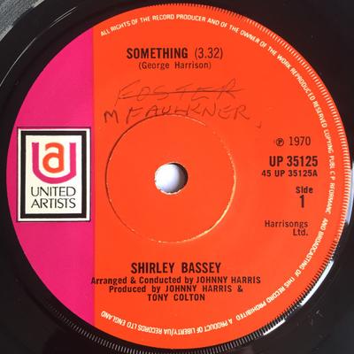 7-tums skiva SHIRLEY BASSEY - Something (Beatles-cover) / Easy To UP35125 UNITED ARTISTS 1970 UK Pop Begagnad