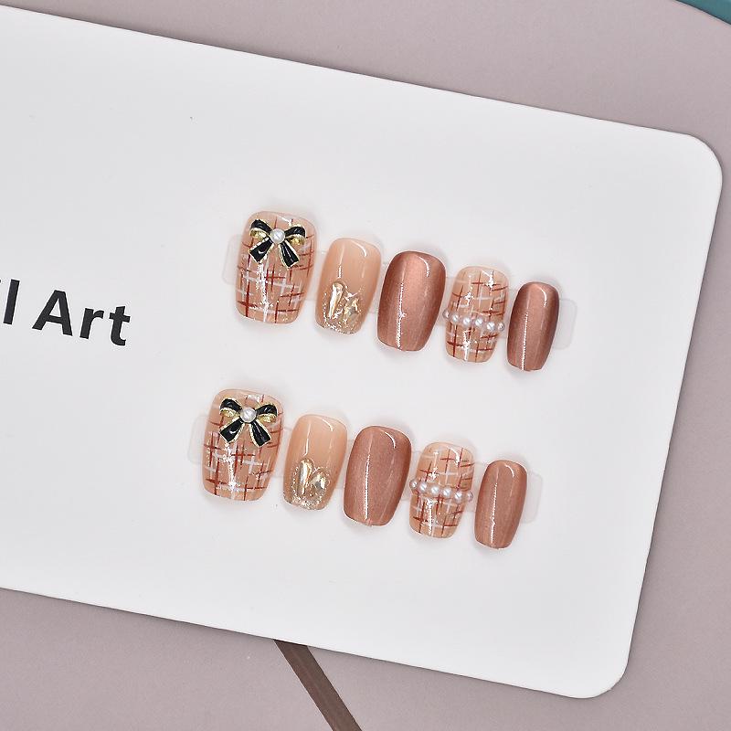 

Handmade Rhinestone Butterfly Cat Eye Nail Art Patches Bag XS