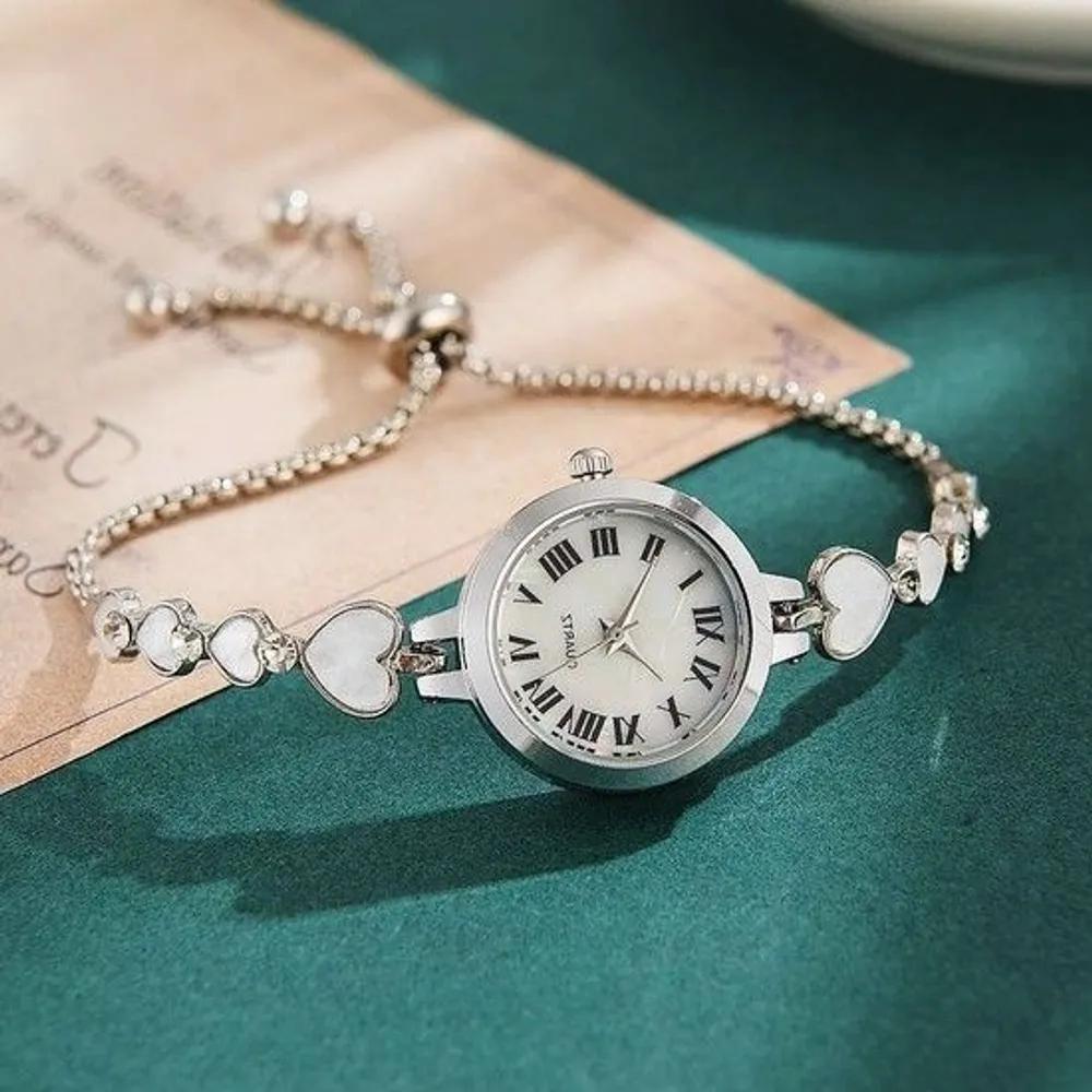 Women s Wristwatch Silver Sophisticated Stylish cubic zirconia Glamorous Luxury Mood Sophisticated
