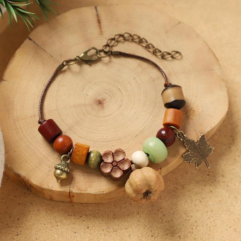 Vintage Hand-woven Plant Bracelet, Natural Fruit, Acorn Hand Rope, Women's Niche Literary Bracelet.
