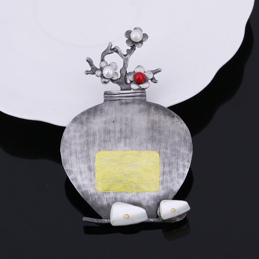 Hot Retro Alloy Brooch High-End Light Luxury Clothing Accessories High-End Corsage Pearl Brooch