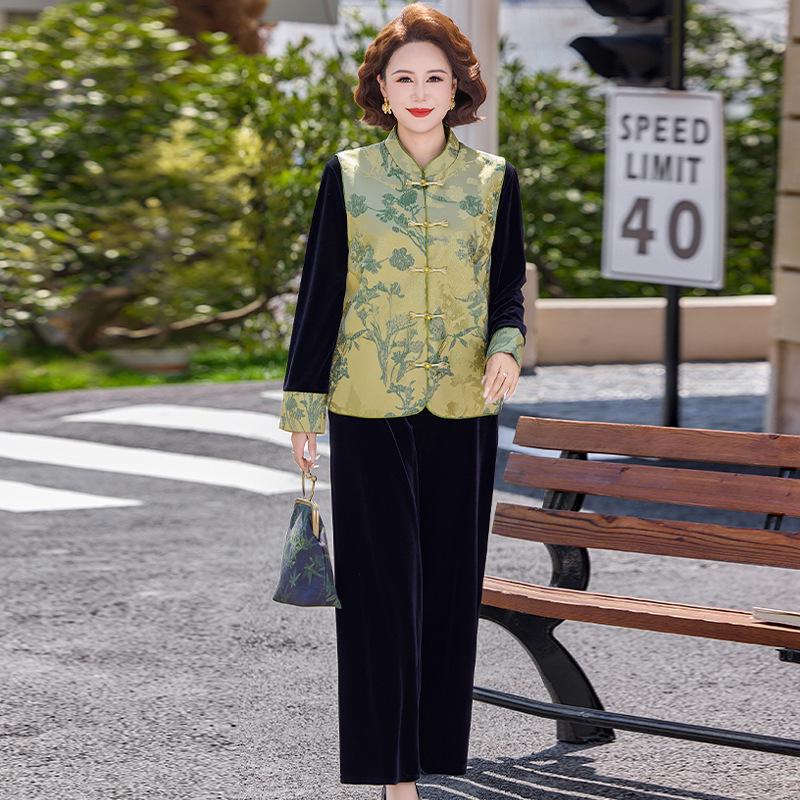 

2026 Women s Elegant Autumn Velvet Pantsuit Set - Wide-Leg, Slimming, Belly-Concealing, 3-Piece XL зелений