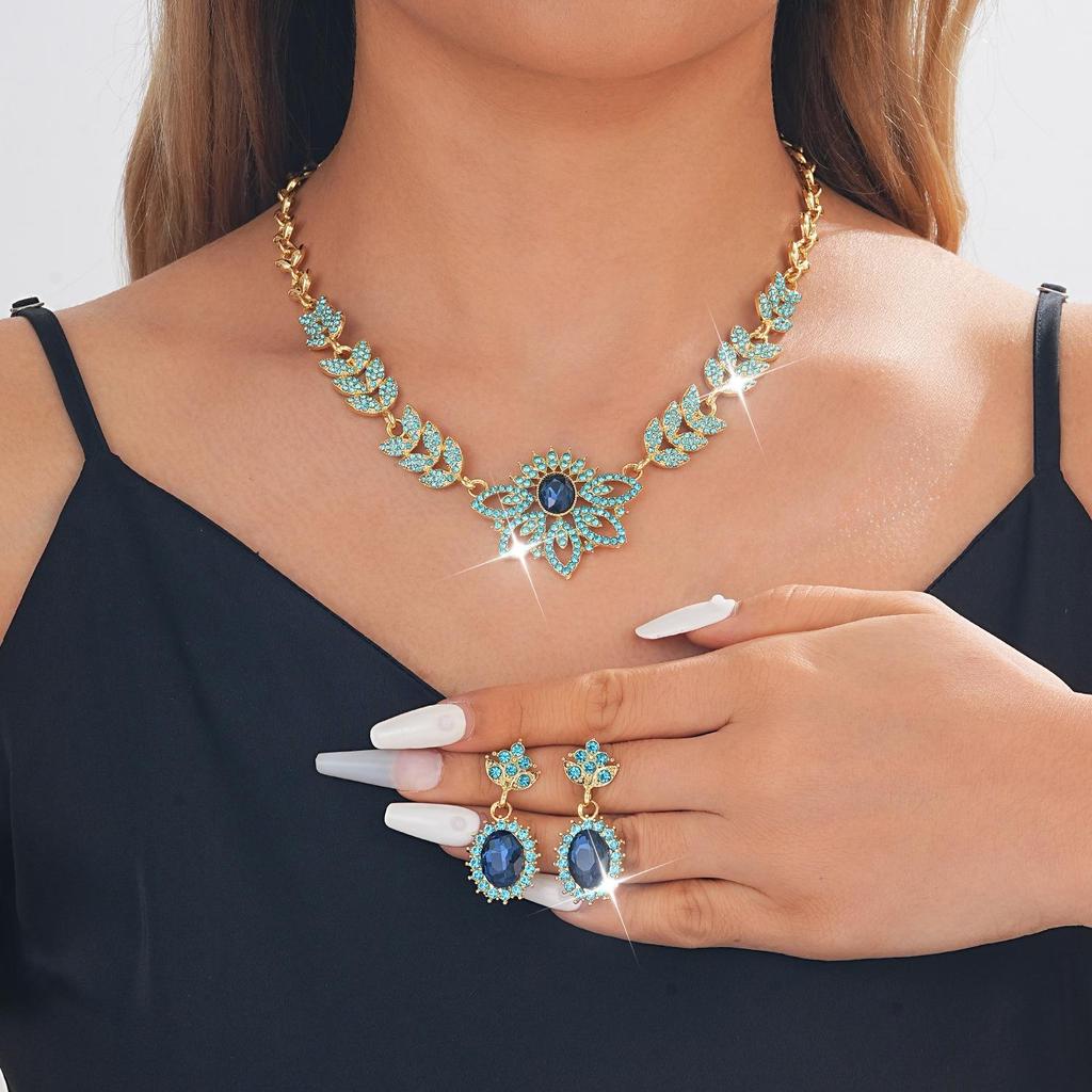 Elegant Rhinestone Bridal Necklace & Earring Set - Luxury European & American Style for Weddings and Parties