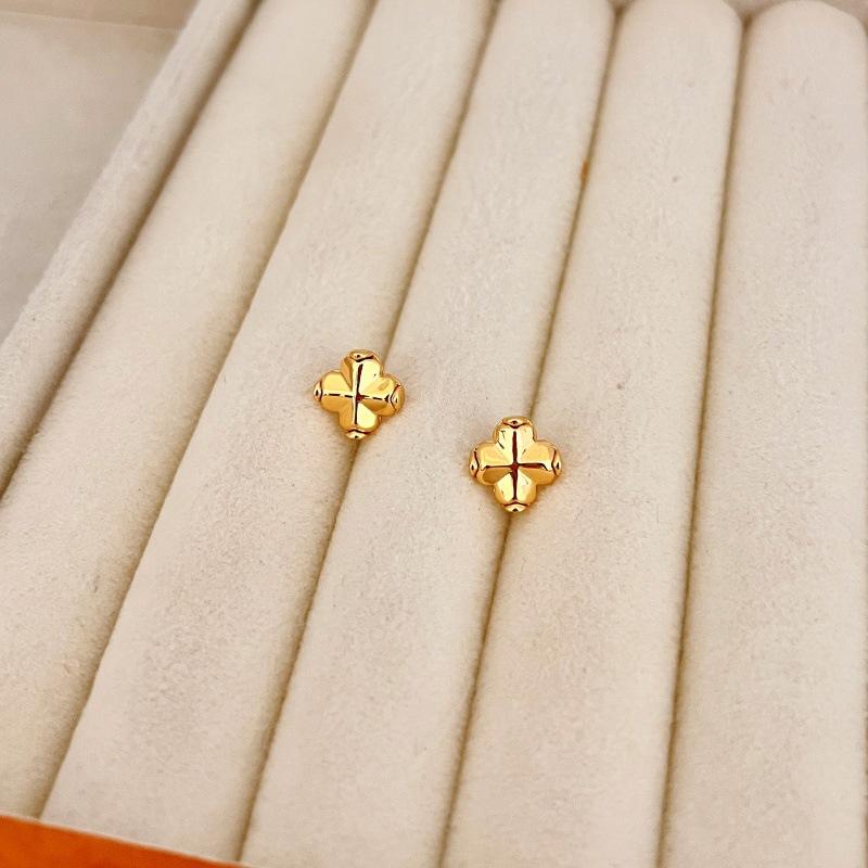Golden Sunflower Clover Flower Series Stud Earrings 18K Gold Simple Premium Earrings