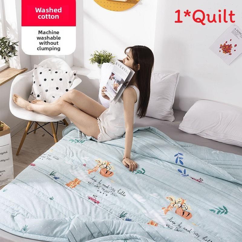 Strawberry Flower Summer Deer Print Quilt Bedding With Polyester Fill For Indoor