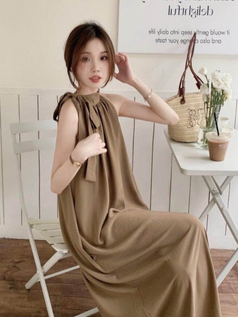 French Off-the-shoulder Vest Dress for Women's Summer New Straps Design Sense and Thin Temperament Holiday Style Dress