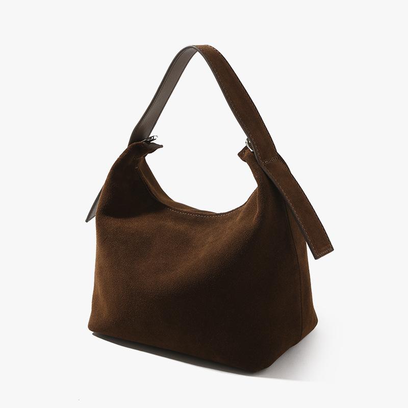 

Осень и зима новая высокая мерсеризованная матовая коровья кожа сумка-подушка нишевая ретро сумочка для работы универсальная кожаная сумка женская темно-коричневого