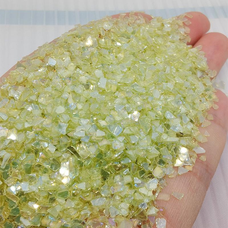 Ručně vyráběné duhové skleněné střepy pro šperky a zdobení nehtů