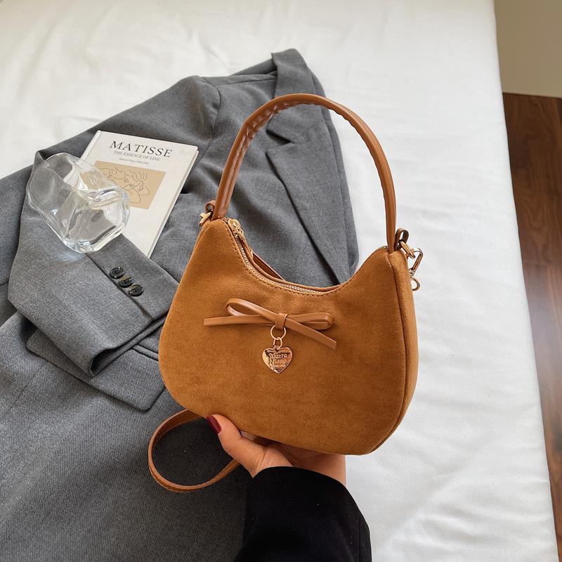 

Модная летняя повседневная и стильная сумка кроссбоди, простая ручная сумка-полумесяц, носимая на плече или под мышкой. коричневый