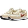 Nike Pantofi sport de damă Venture Runner Wide Lapte de cocos Crem Portocaliu robust Susam DM8454-105