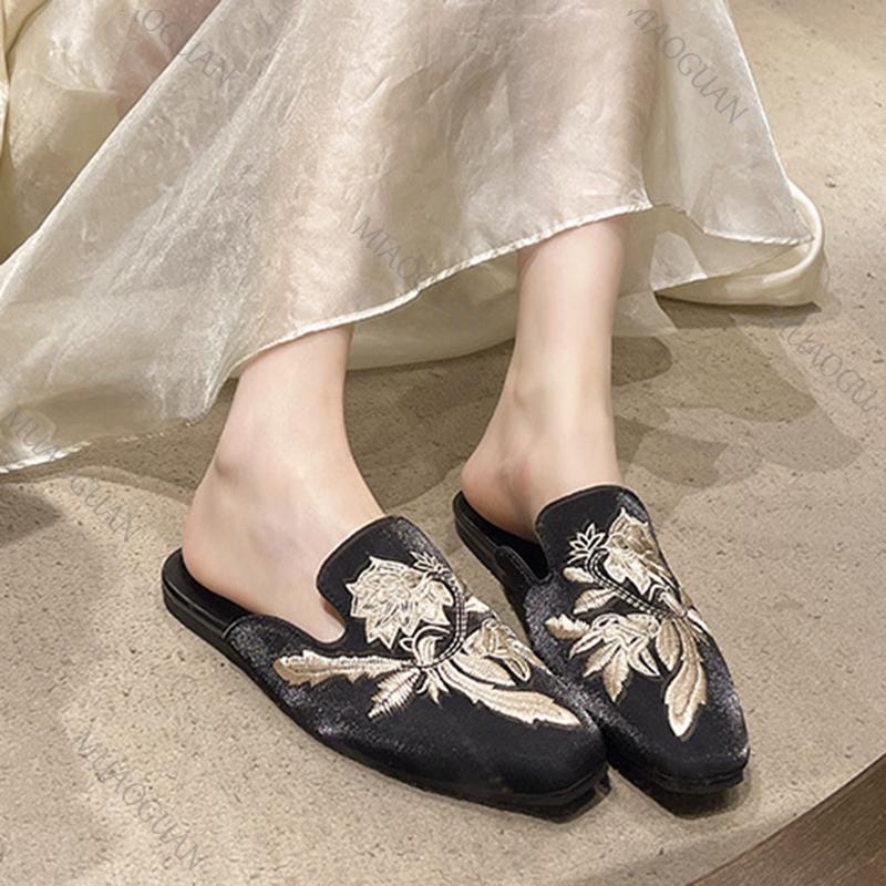 Pantofole Ricamate con Fiori per Donna da Esterno Primavera Autunno Retrò Scarpe Piatte da Donna Zoccoli a Punta Quadrata Mezza Pantofola