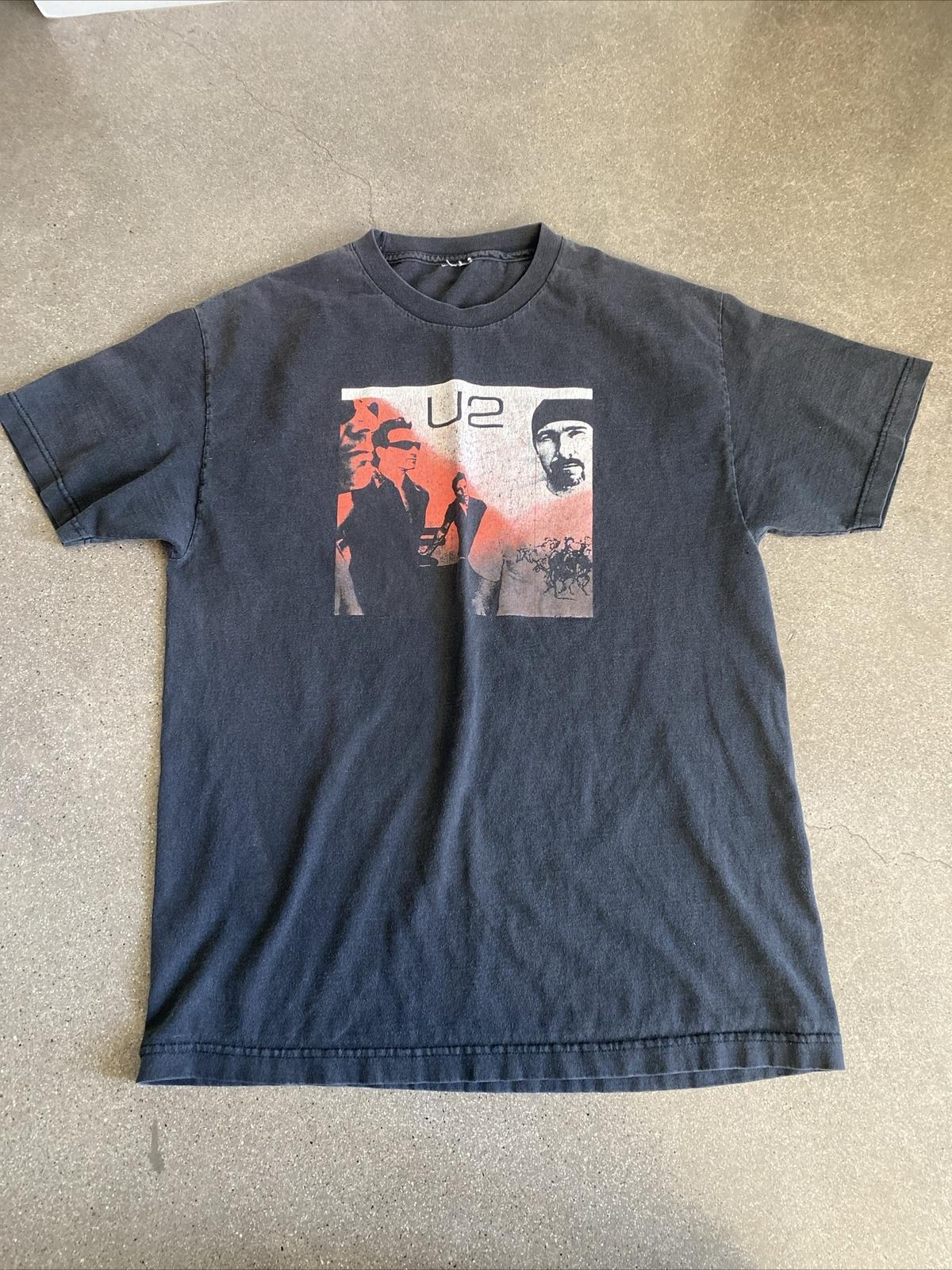 

26 U2 T-shirt Black vintage men’s size medium large Unisex T-Shirt XXXXL
