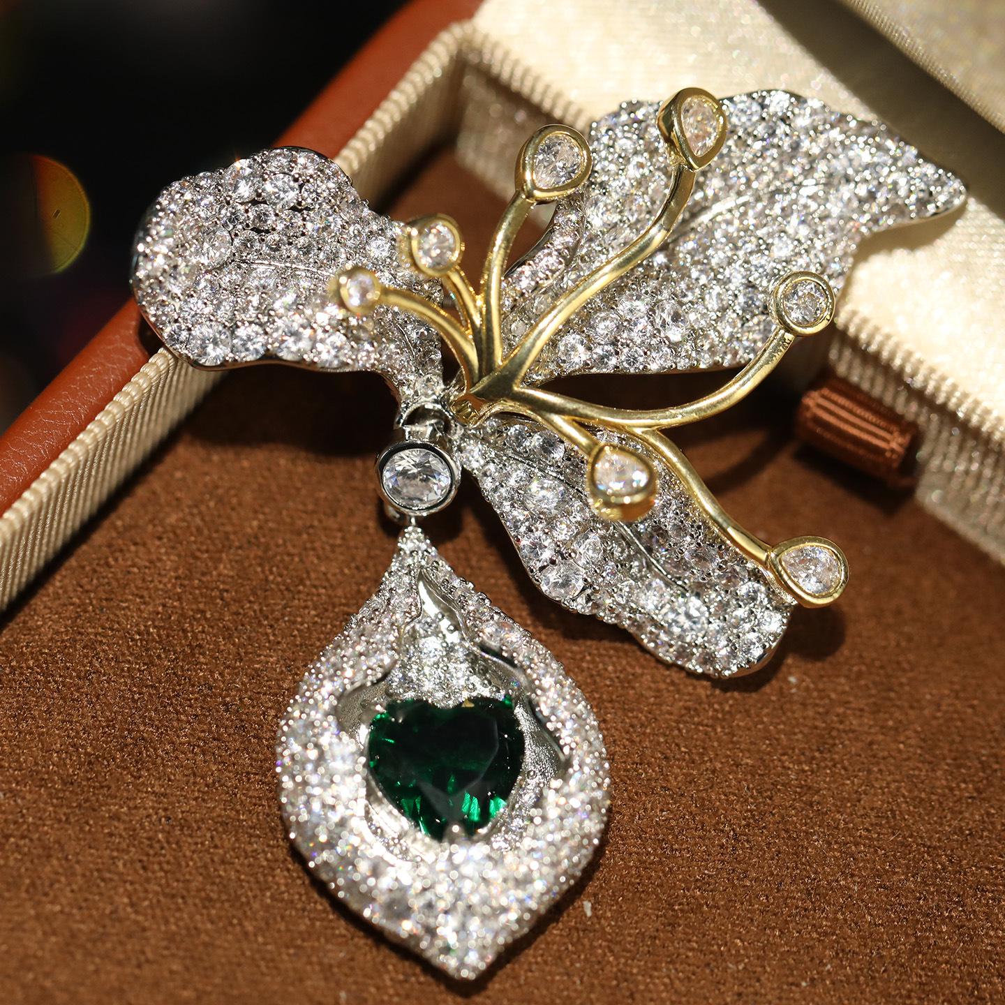Bo Xin Yun Elegant Green Rhinestone Heart Brooch Pendant Corsage