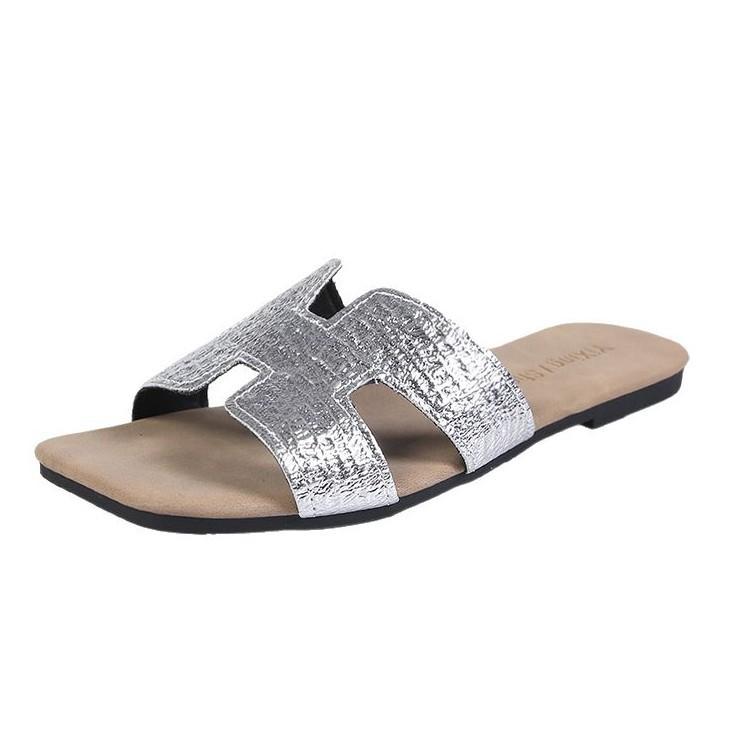 Hausschuhe Sommer 2025 kleiner duftender Wind aus Französischer Sommer Internet-Berühmtheit Damenmode Sandalen flache Sohle neu zu tragen weiches Leder