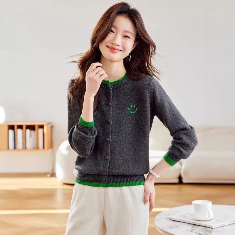 

Knitted Cardigan Women s Autumn and Winter Round-neck Sweater Coat Color-blocked Cardigan Loose Short Fake Two-piece Top XL серый