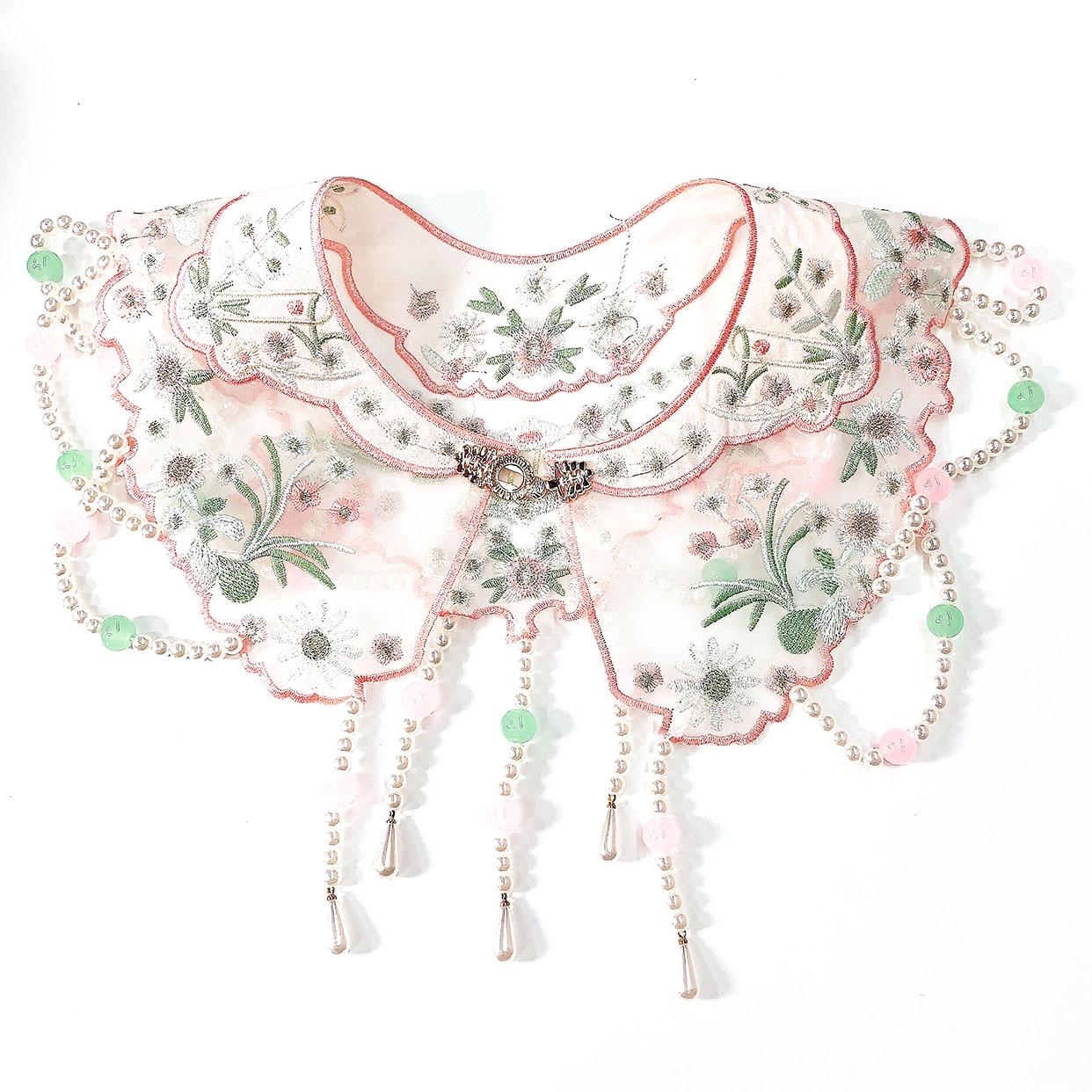 

Аксессуары для юбки «Облачная лошадь»: Милый вышитый плащ для детей - в китайском стиле, с круглым вырезом, жемчужными деталями, безрукавная куртка в стиле ретро Neck Circumference 38cm Child белый/золотой