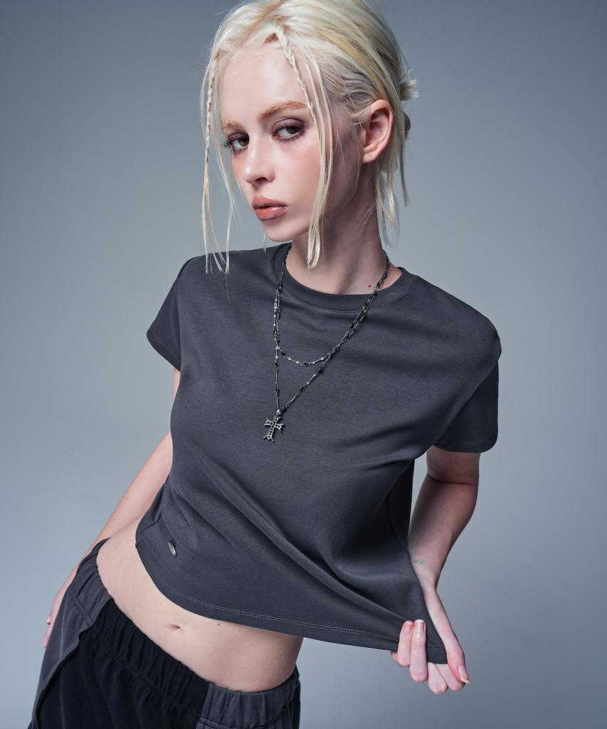 AVANDRESS Elin Matte Round Neck T-Shirt_4 Colors