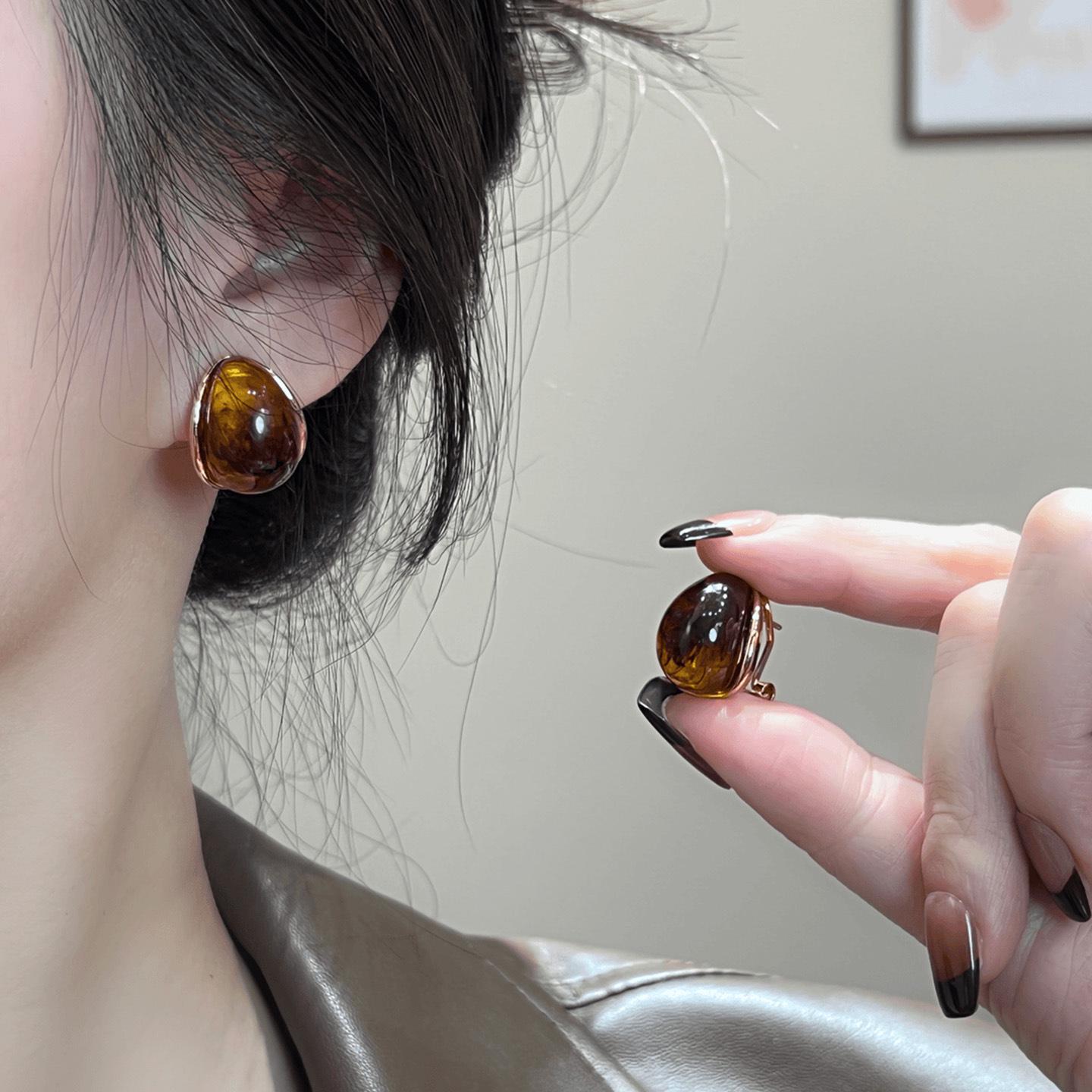 Maillard Amber Water Drop Earrings: Retro, Unique Fall & Winter Luxury for Women