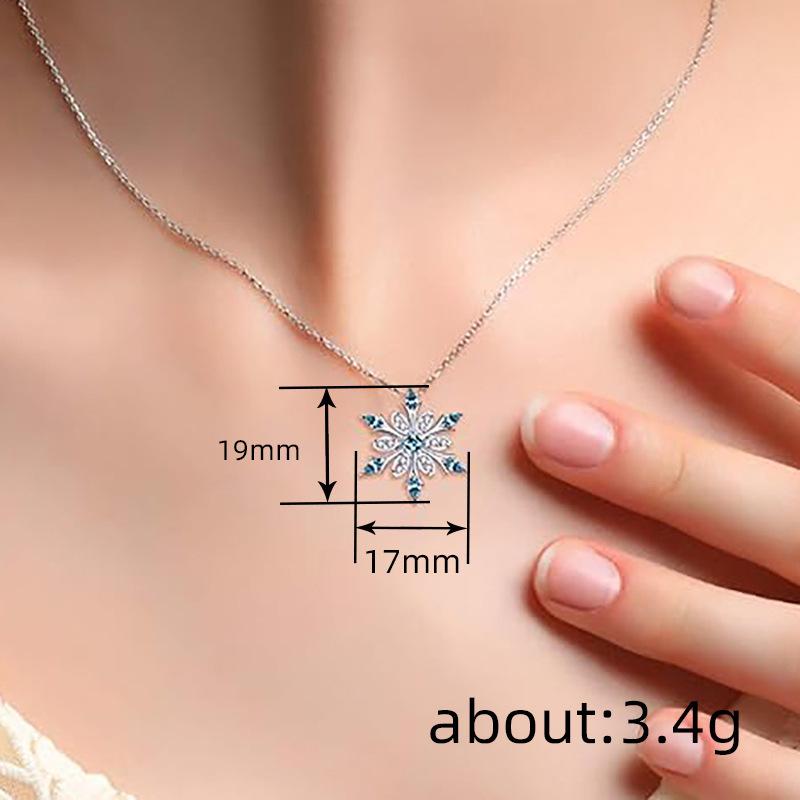 Japan And South Korea Winter Snowflake Design Necklace, Inlaid With Zircon Exquisite Pendant Women, Fashionable Christmas Jewelry