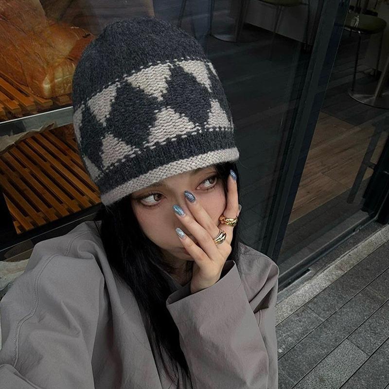 Women's Winter Cold Hat Rhombus Pattern Shows the Face Small Knitted Wool Hat New Fashion Warm Ear Protection Bucket Fisherman Hat