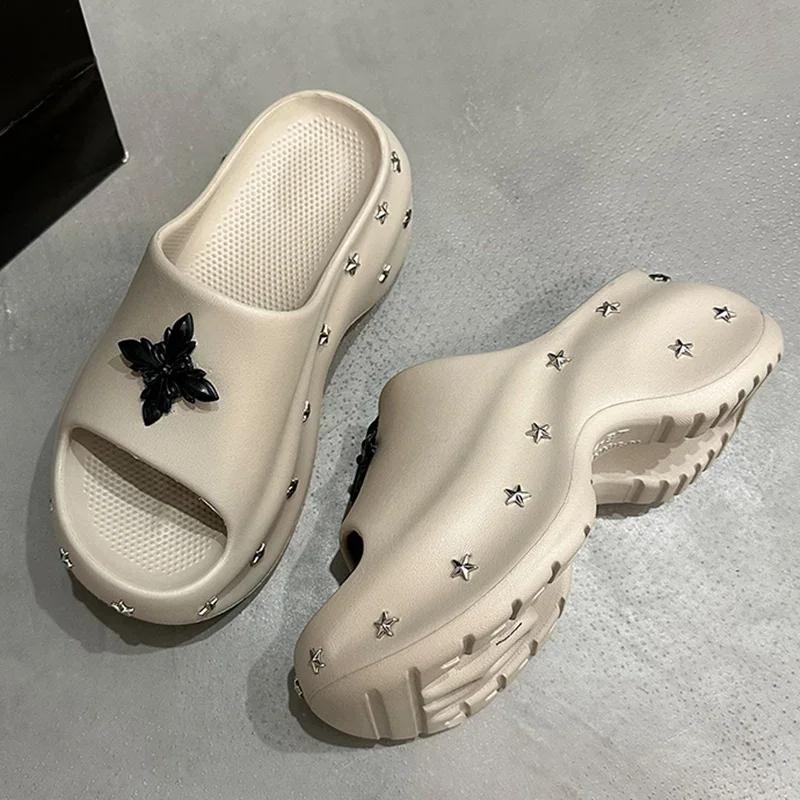 Fashion Star Rivets Chunky Platform Slippers Women Summer Punk Wedge Heel Sandals Woman Outdoor Beach Non Slip Soft Eva Slides