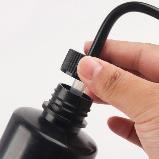 Wimpernreinigungsflasche mit gebogener Düse 250ml Augenbrauen Make-up Entfernung & Wimpernpflegewerkzeug Nachfüllbare Quetschflasche für Schönheitssalon Heimgebrauch