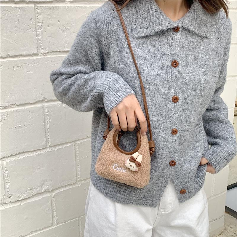 Fashion versatile lamb wool plush bag women's season autumn and winter new niche design exquisite messenger shoulder bag