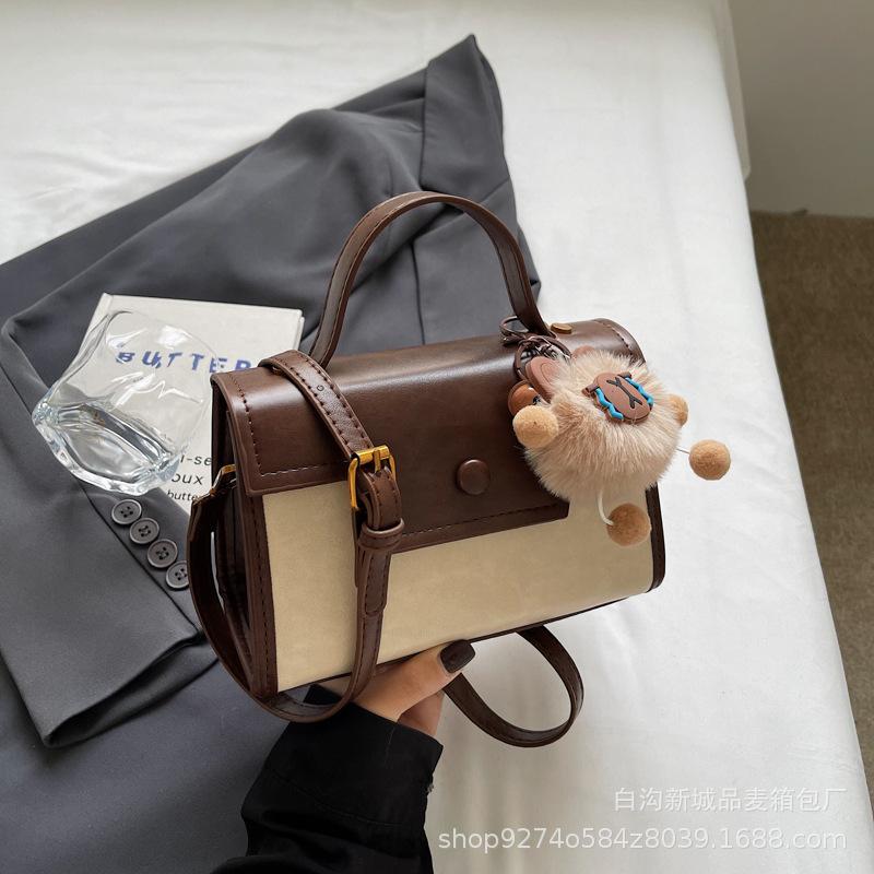 Hand Carry Retro Small Square Bag 2025 Winter New Niche Fashion Explosion Casual Shoulder Bag Trendy Messenger Bag