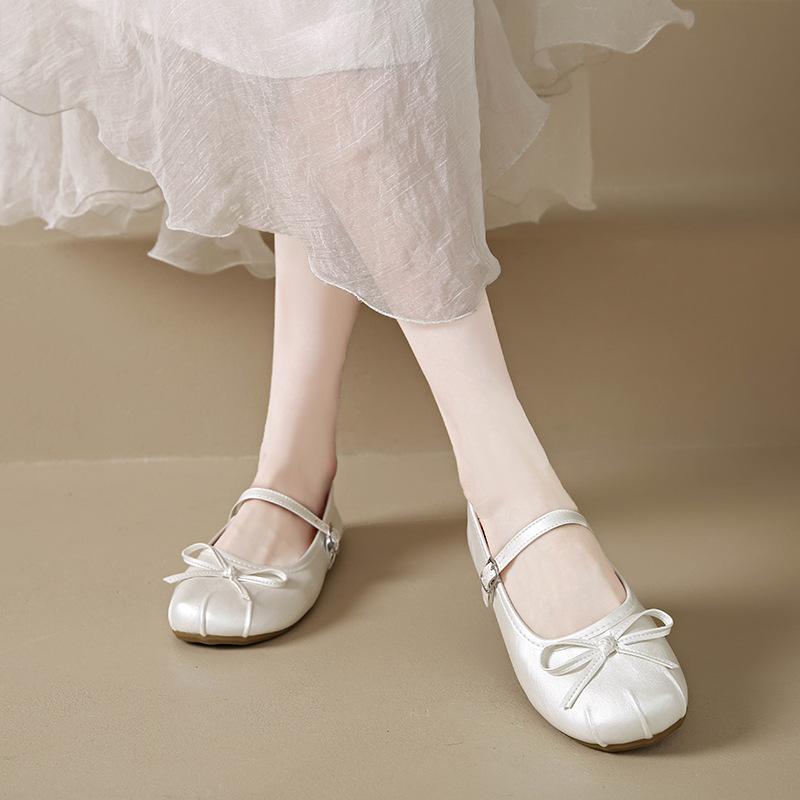 Korean Version of Flat Bottom One-word Mary Jane Small Leather Shoes Women's 2025 New Summer Square Head Pleated Bow Versatile Single Shoes