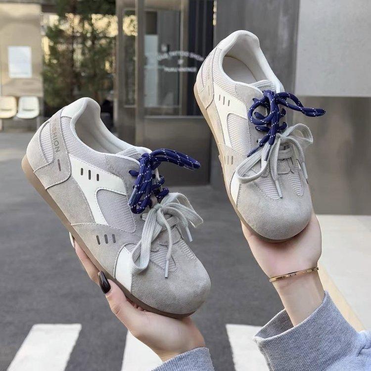 

Нишевые пуховые немецкие тренировочные туфли женские с внутренней высотой подошвы 2025 весна новинка корейская версия мягкая подошва повседневная спортивная обувь туфли Форреста Гампа 40 светло-серый