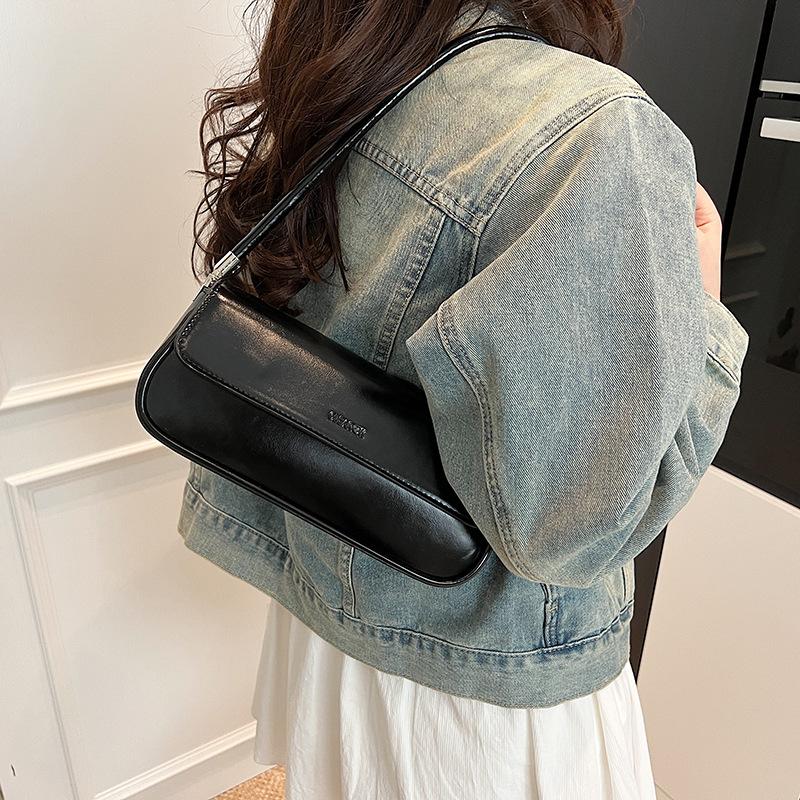 Spring and Summer Popular Popular Small Bag Women's 2025 New Fashion Versatile Messenger Bag Super Fire Shoulder Armpit Bag