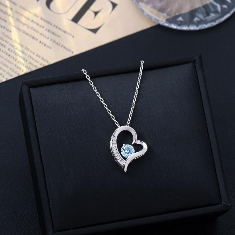 Explosive simple hollow love pendant Korean version versatile micro-inlaid zirconium peach heart collarbone necklace