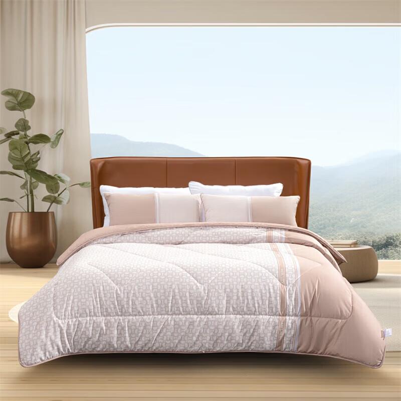 

Mercury Home Textiles Mona Grand 100% Australian Wool Quilt