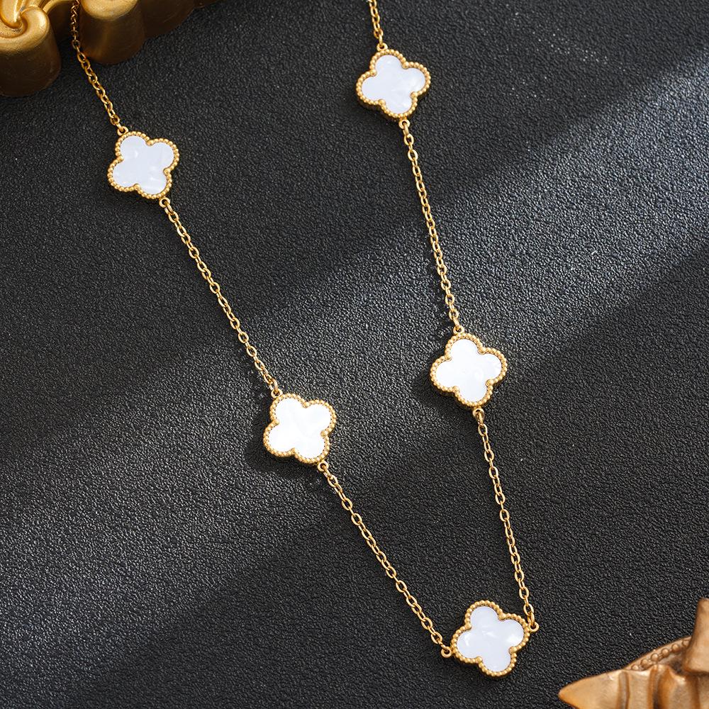 Szczęśliwy naszyjnik z czterolistną koniczyną, Stal tytanowa platerowana 18-karatowym złotem, Modny i wszechstronny koreański styl, Łańcuszek na obojczyk dla dziewcząt
