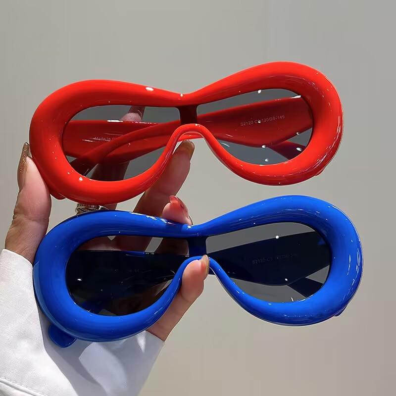 Chic European & American Black UV-Protective Sunglasses with a Humorous Touch for Street Style.